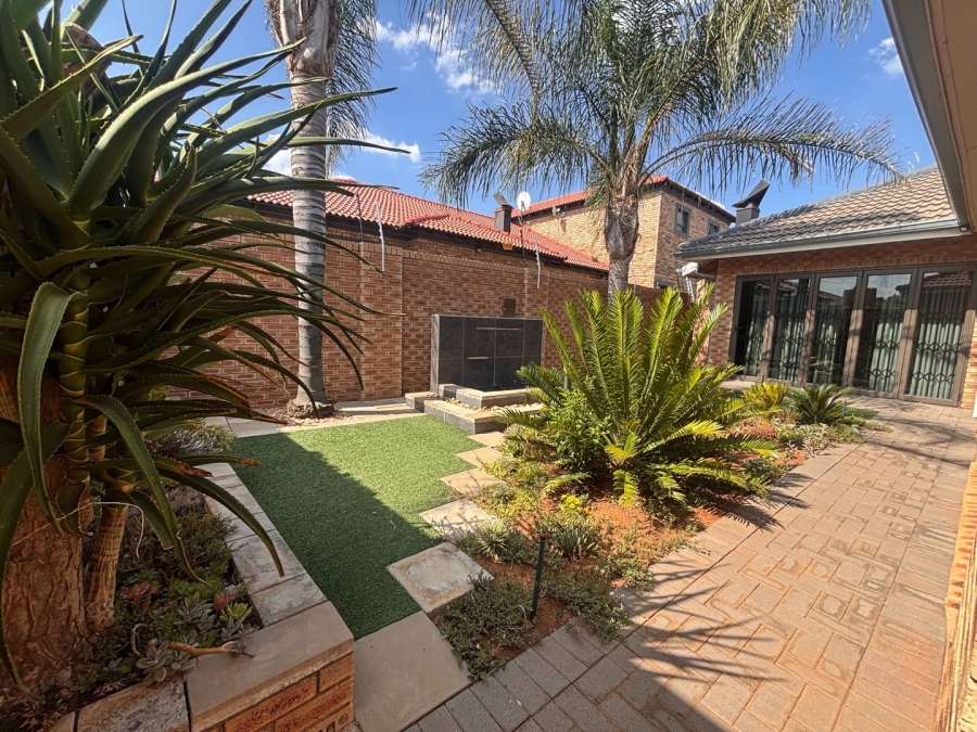 2 Bedroom Property for Sale in Flamwood North West